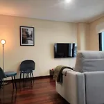 2a. Dos Y Balcones En El Casco Viejo. Apartman Ourense