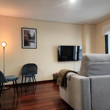2a. Dos Y Balcones En El Casco Viejo. Apartment Ourense