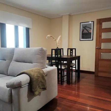 Apartman 2a. Dos Y Balcones En El Casco Viejo.