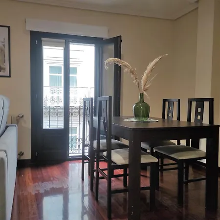 Apartman 2a. Dos Y Balcones En El Casco Viejo. Ourense