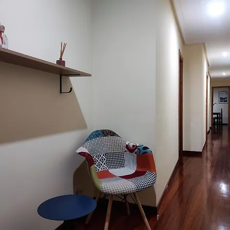 2a. Dos Y Balcones En El Casco Viejo. شقة