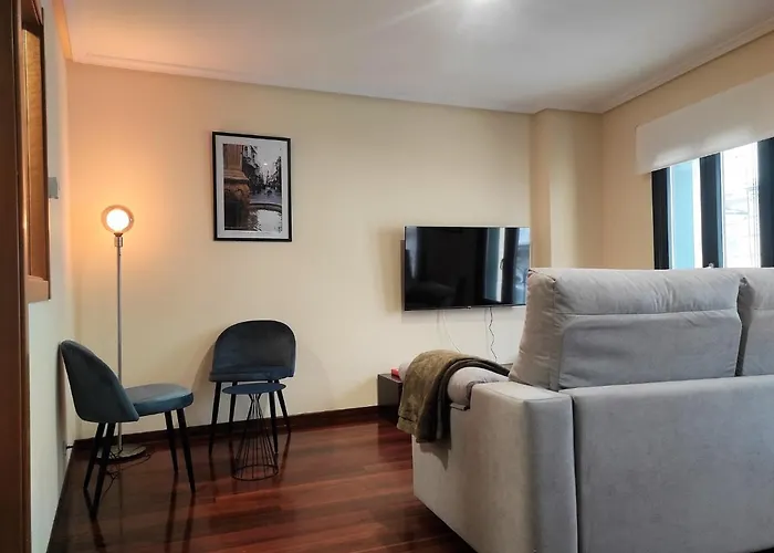 2a. Dos Y Balcones En El Casco Viejo. Appartement Ourense