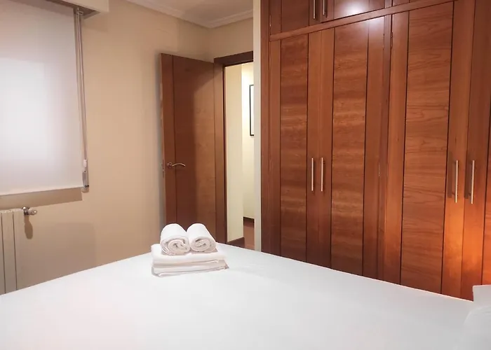 2a. Dos Y Balcones En El Casco Viejo. *