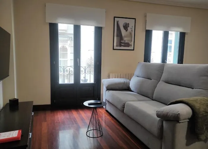 2a. Dos Y Balcones En El Casco Viejo. Appartement