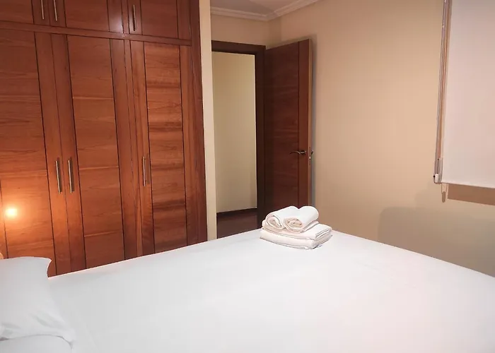 2a. Dos Y Balcones En El Casco Viejo. *