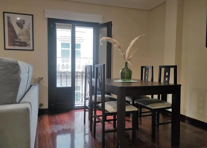 Apartament 2a. Dos Y Balcones En El Casco Viejo. Ourense